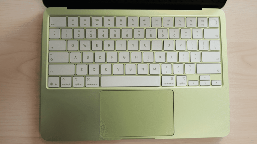 Apple MacBook Neo A18 pro keyboard