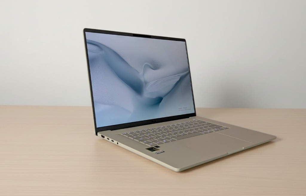Asus Zenbook A16  Sanpdragon X2 Elite 48gb - INTERFACE