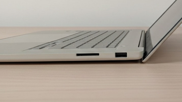 Asus Zenbook A16  Sanpdragon X2 Elite 48gb - Right Side